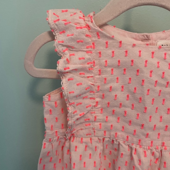Baby Gap Ruffled Romper - Picture 2 of 7